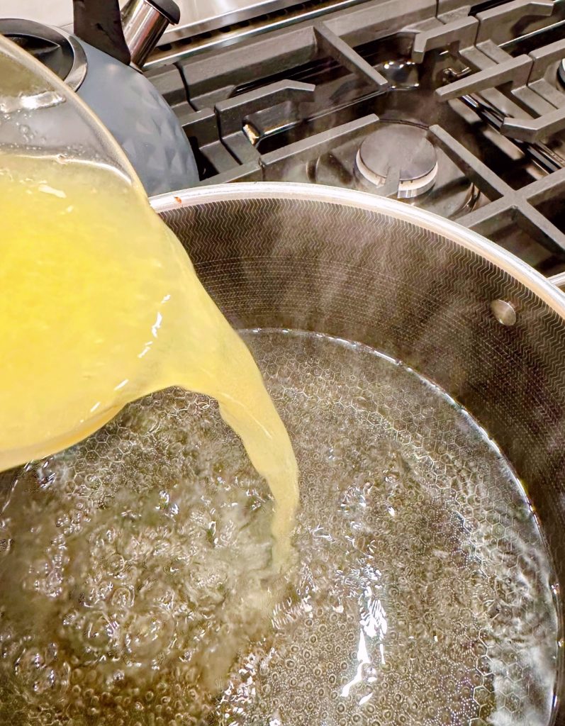 Add the fresh squeeze lemon juice to simple syrup.