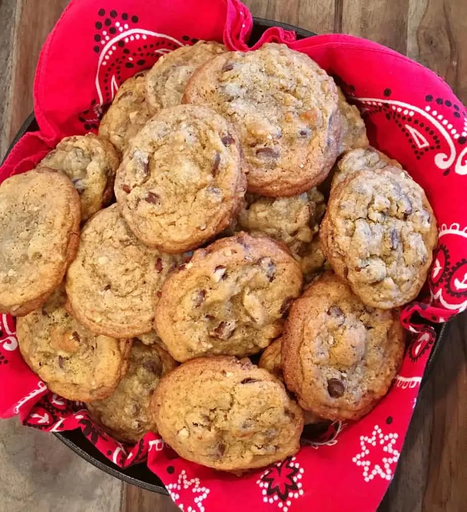 https://www.norinesnest.com/wp-content/uploads/2017/07/Chocolate-Chip-Cookies-2017-5-1.jpg.webp