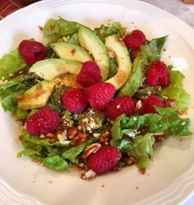 Raspberry Pecan Salad with Dressing