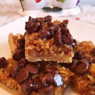 Easy Chocolate Caramel-Pecan Bars