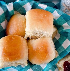 Basket full of Pan Dinner Rolls