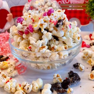 Bowl Full of Cookies and Cream Valentines Popcorn