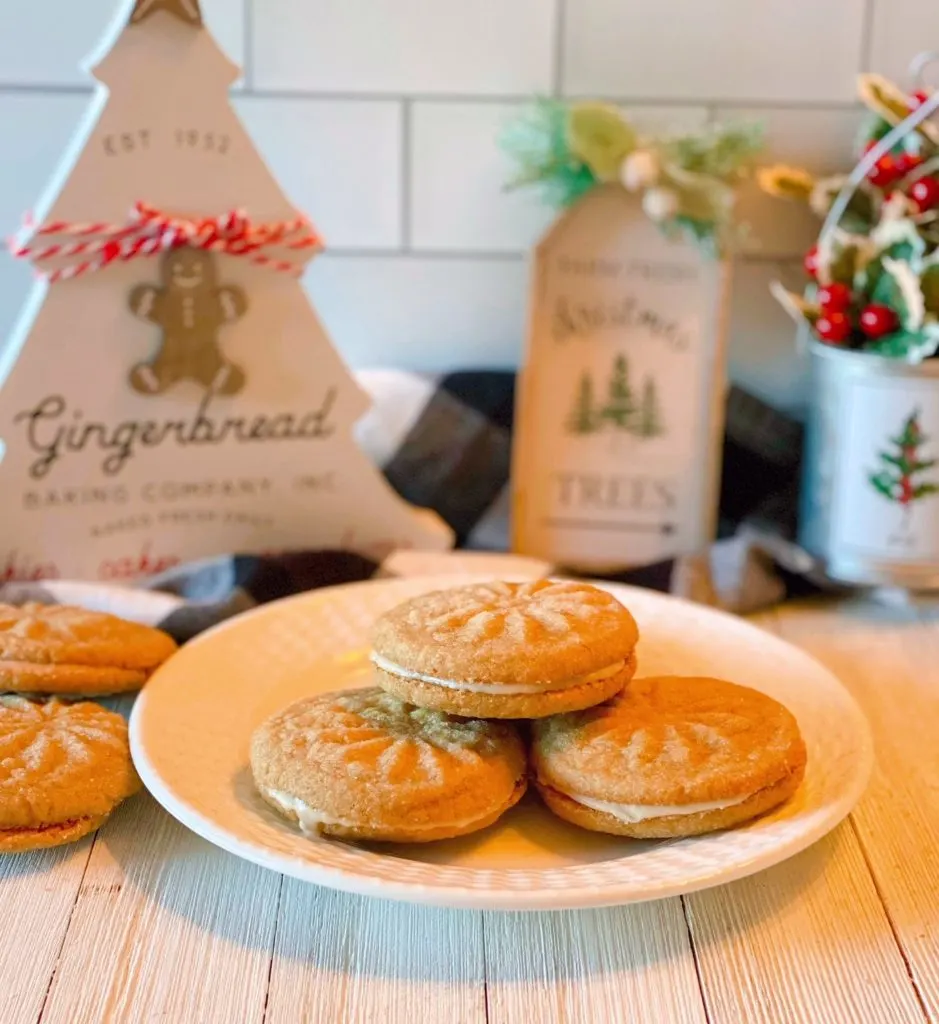 Vintage Cookie Jar - Cookie Jars for Kitchen Counter, Airtight Jar Cookie Containers, Ivory Cookie Tin, Cookie Tins with Lids for Gift Giving, Large