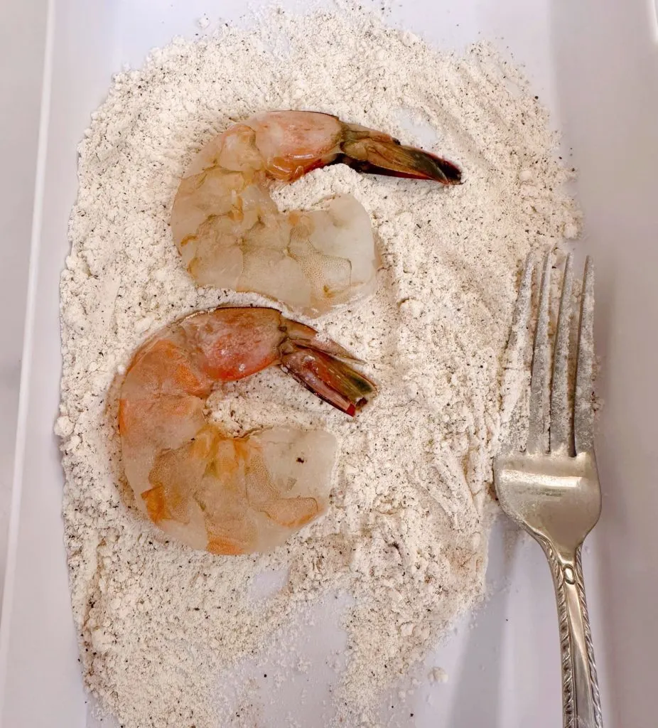 Shrimp in the flour mixture.